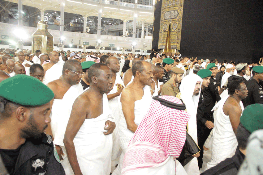 President Buhari, others in Mecca for lesser Hajj