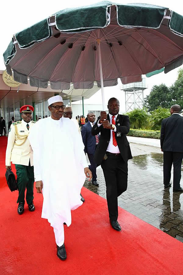 Buhari-leaves-for-Kenya3