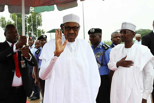 Buhari-leaves-for-Kenya4