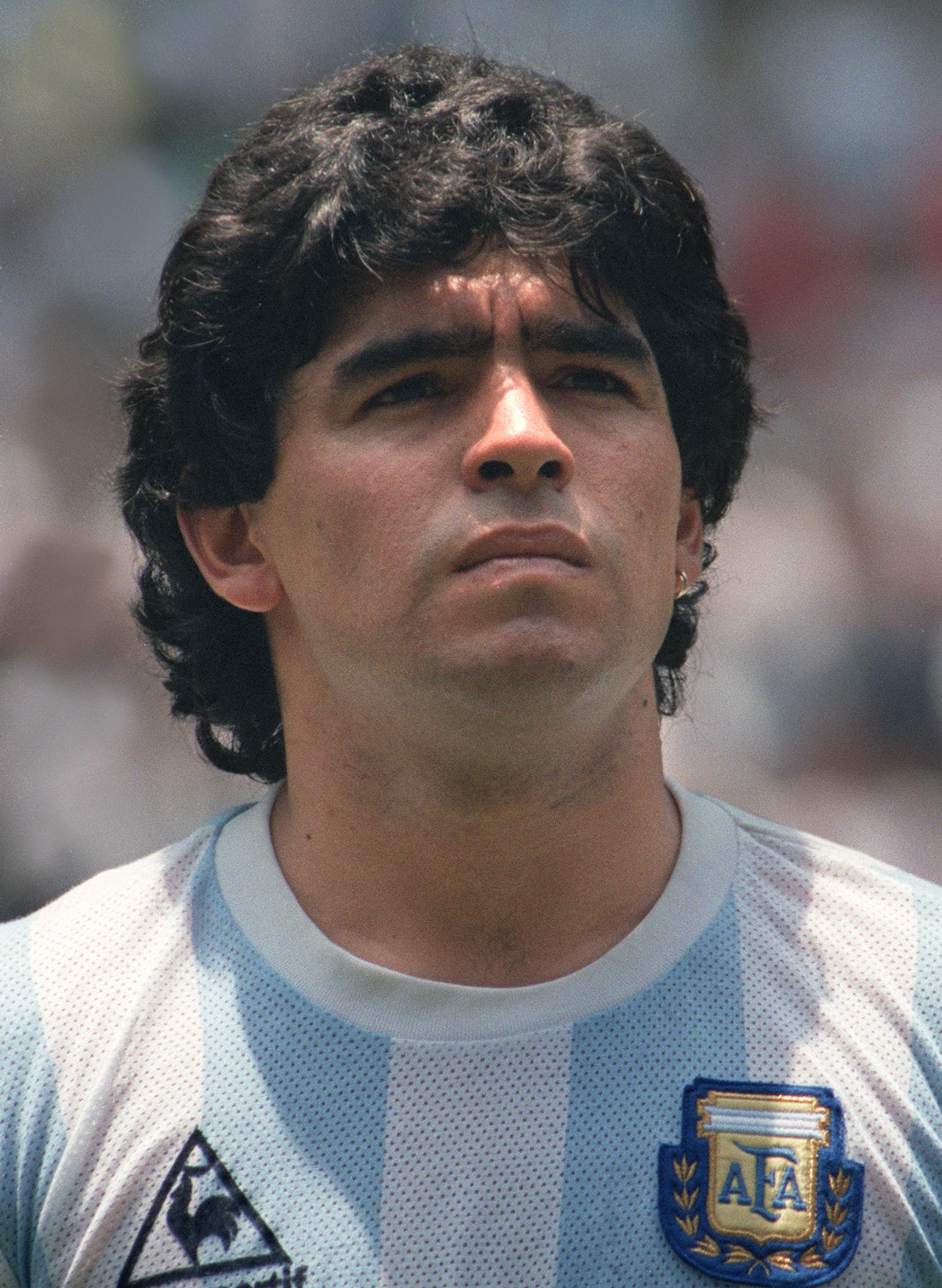 [Resim: Maradona-2.jpg]