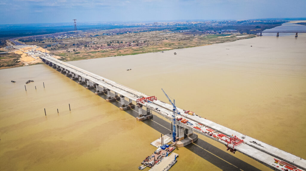 PHOTONEWS: Gambari, Fashola, Ngige, others inspect 2nd Niger Bridge